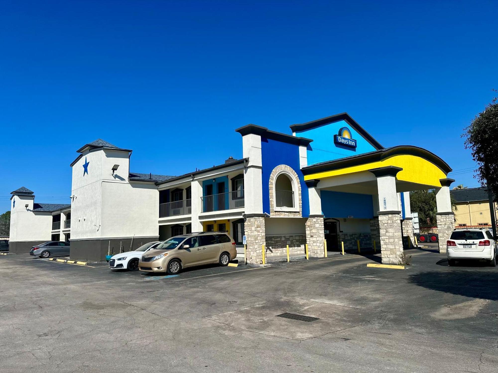 Days Inn By Wyndham Houston East Ngoại thất bức ảnh