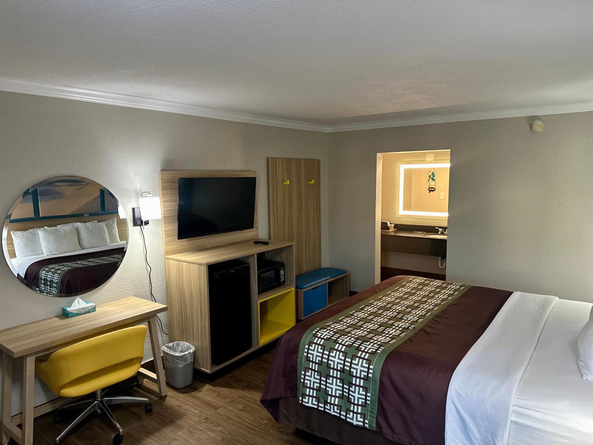 Days Inn By Wyndham Houston East Ngoại thất bức ảnh