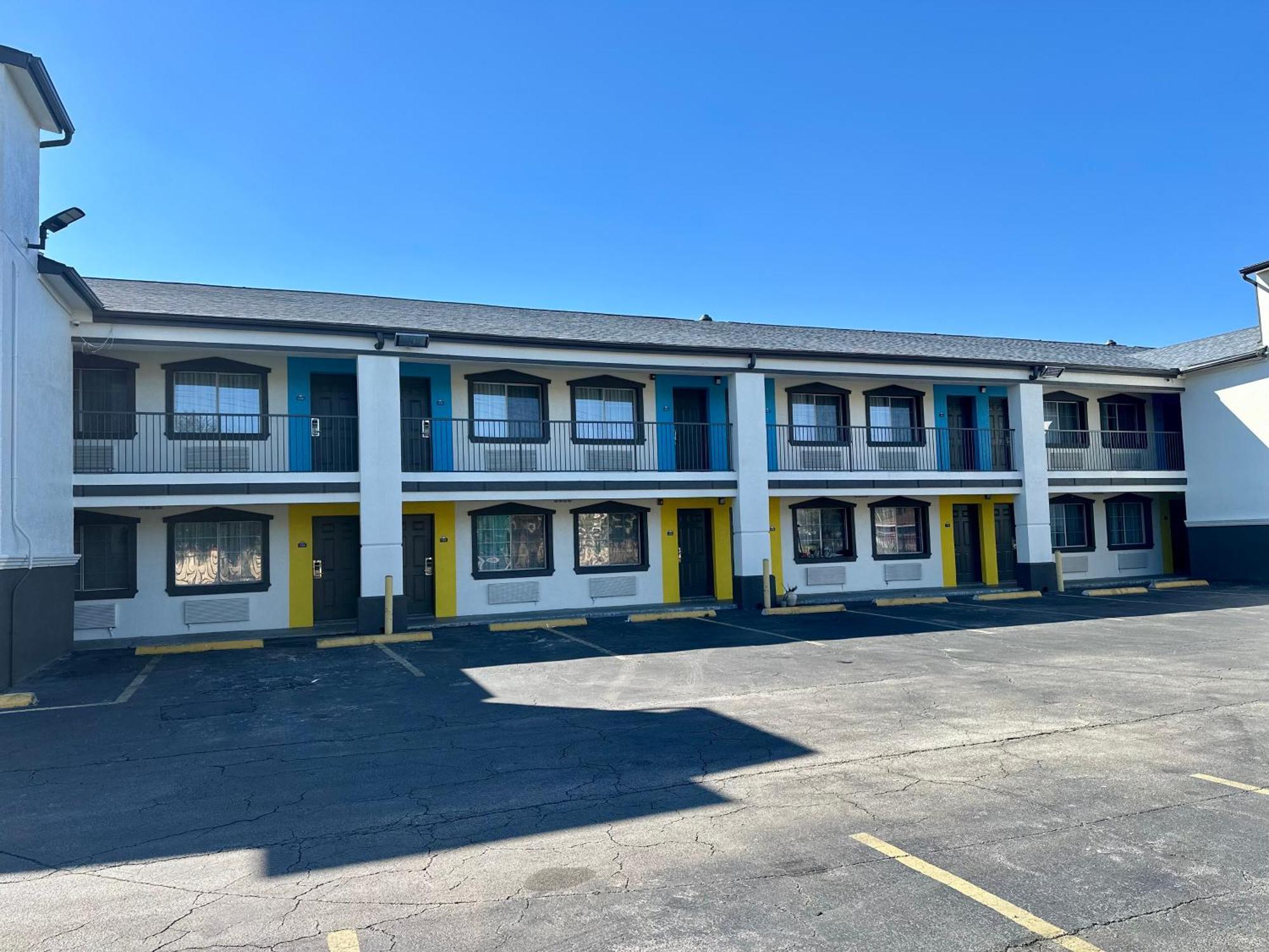 Days Inn By Wyndham Houston East Ngoại thất bức ảnh
